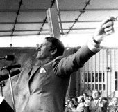 Image of Malcolm Fraser addressing a Liberal Party election rally.